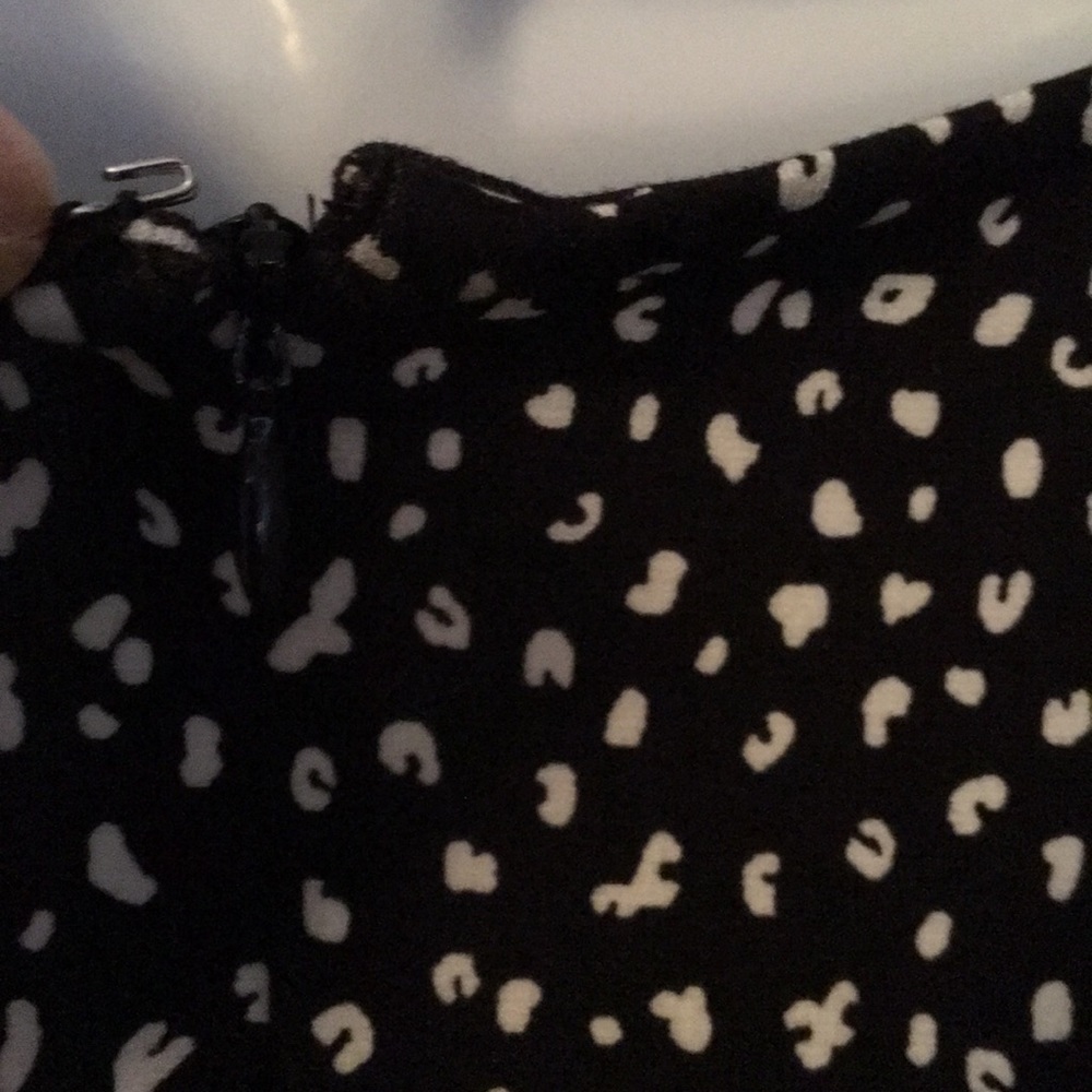 Black + White Animal Print Midi flutter sleeve Sheath Dress - Picture 9 of 11